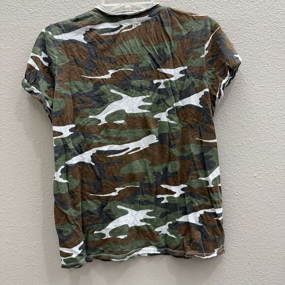 Anthropologie TLA CamoT-Shirt Size Large Green V-Neck Soft - Picture 3 of 4